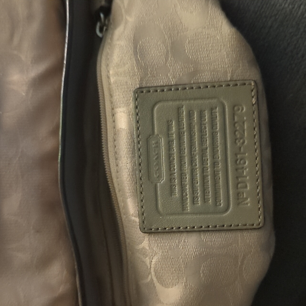 Coach - Picture 6 of 7